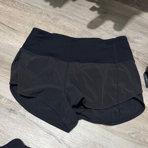 Lululemon high rise speed up shorts 2.5 inch inseam - euc